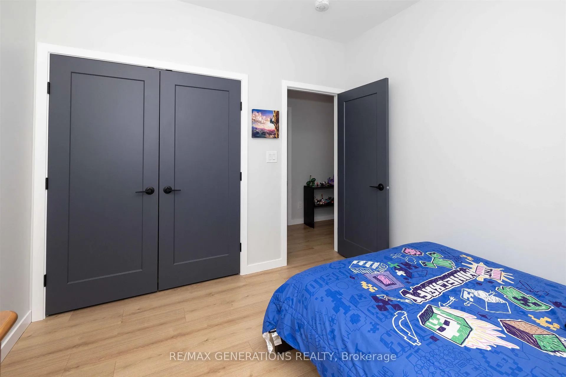 Photo 23 of 3281 Fairview Avenue, Thunder Bay, Rosslyn Road — HOMEH