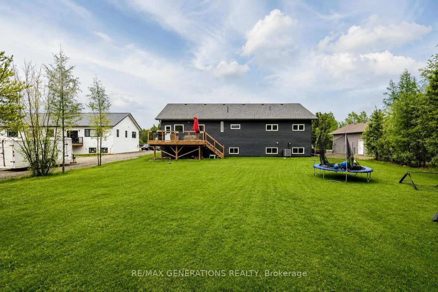 Photo 40 of 3281 Fairview Avenue, Thunder Bay, Rosslyn Road — HOMEH