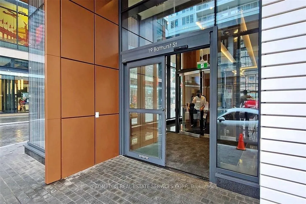 Photo 4 of Unit 3803, 19 Bathurst Street, Toronto, Waterfront Communities — HOMEH