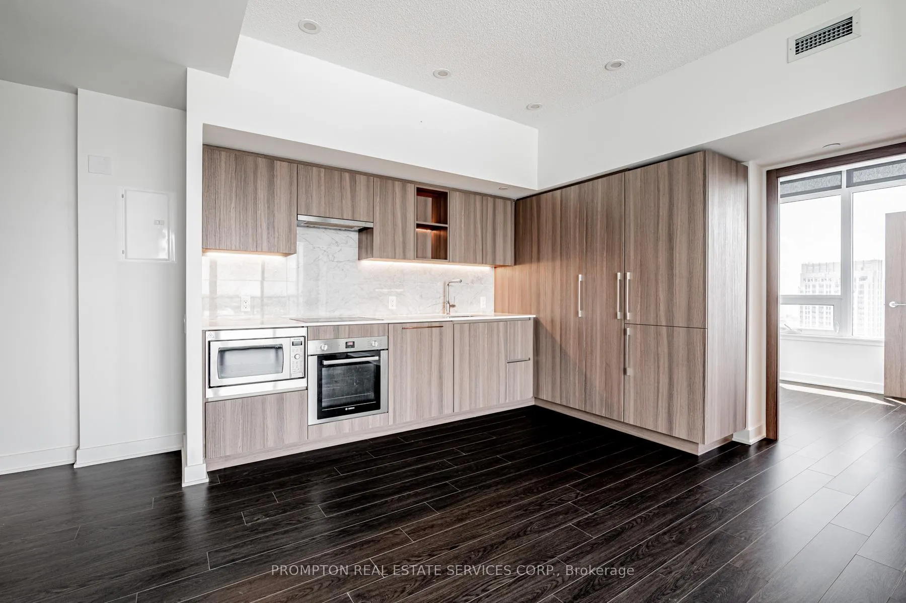 Photo 7 of Unit 3803, 19 Bathurst Street, Toronto, Waterfront Communities — HOMEH