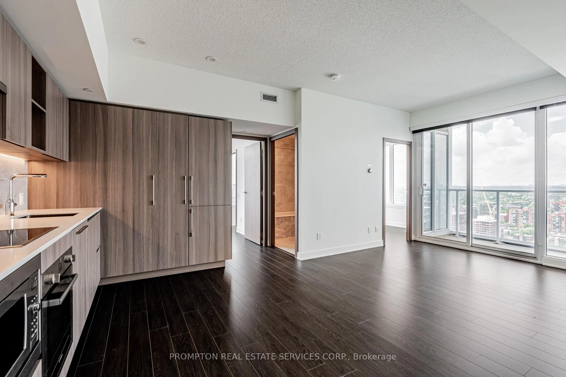 Photo 8 of Unit 3803, 19 Bathurst Street, Toronto, Waterfront Communities — HOMEH