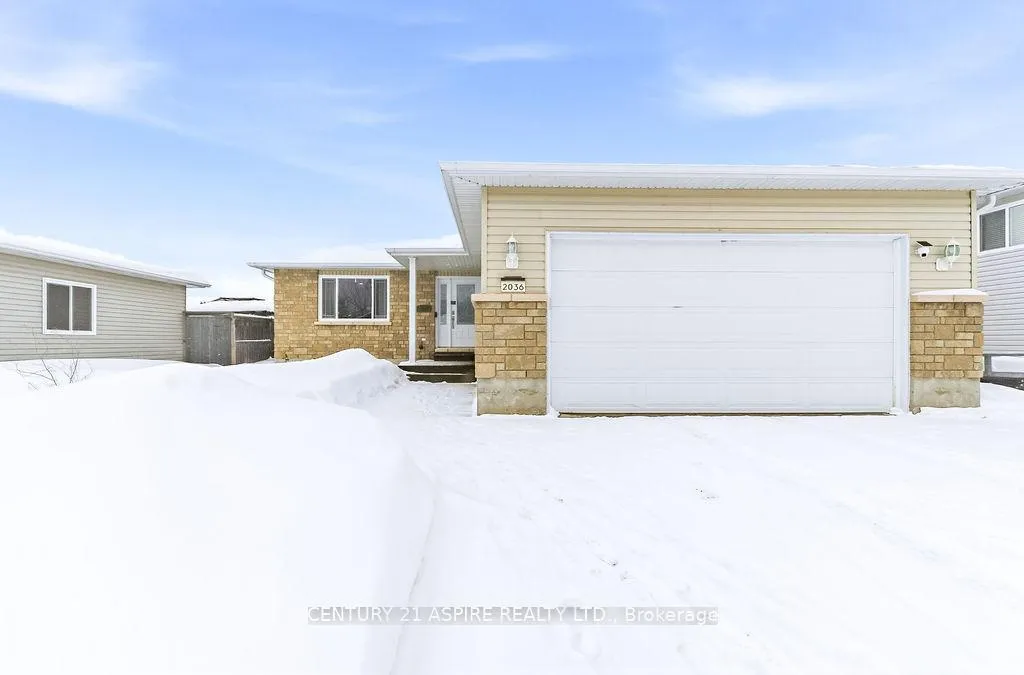 Photo 3 of 2036 Sandstone Crescent, Petawawa — HOMEH
