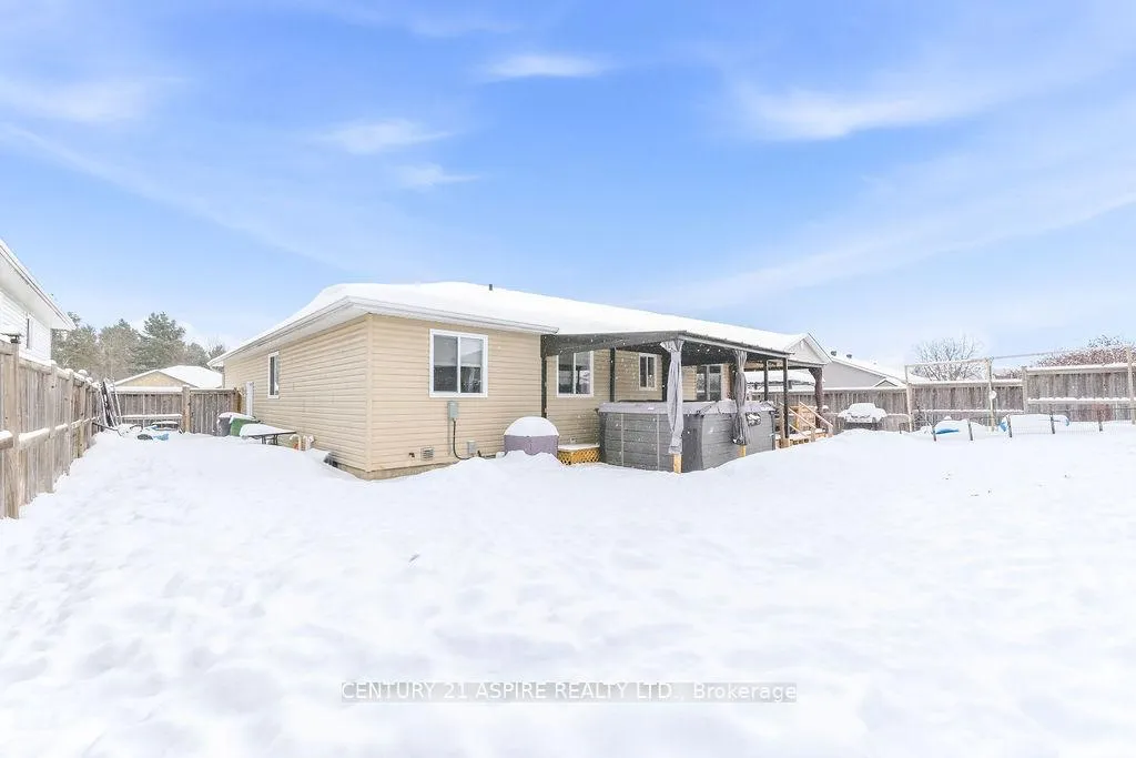 Photo 7 of 2036 Sandstone Crescent, Petawawa — HOMEH