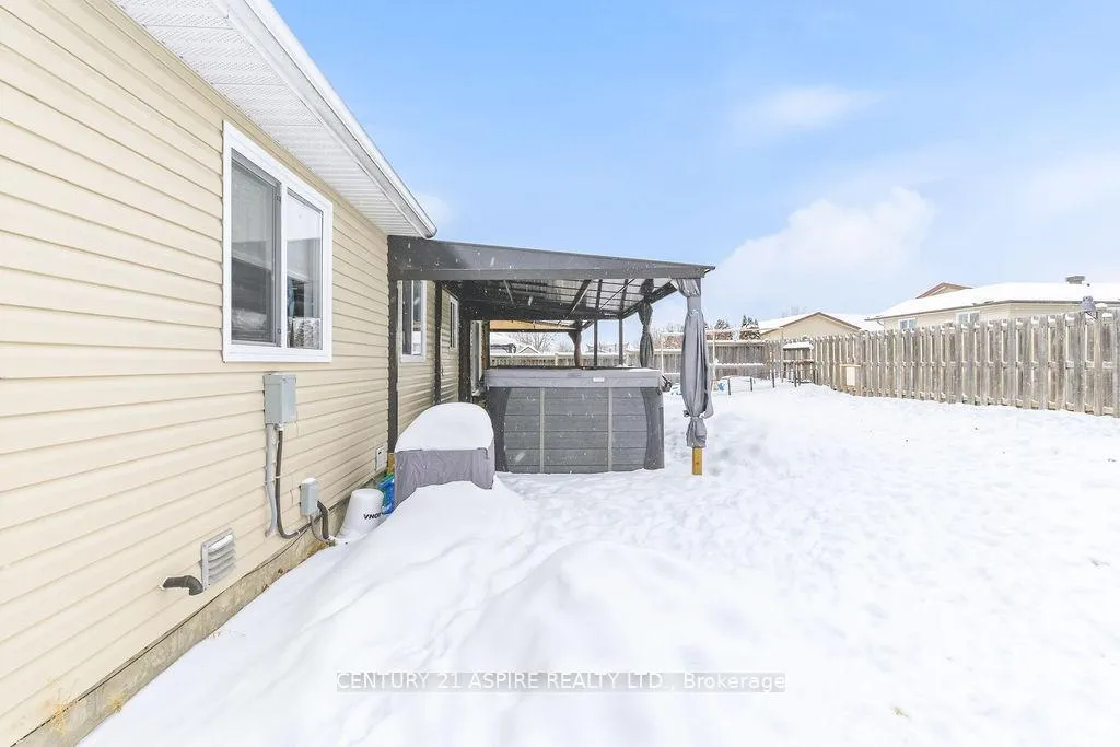 Photo 8 of 2036 Sandstone Crescent, Petawawa — HOMEH