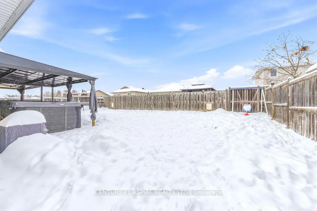 Photo 9 of 2036 Sandstone Crescent, Petawawa — HOMEH