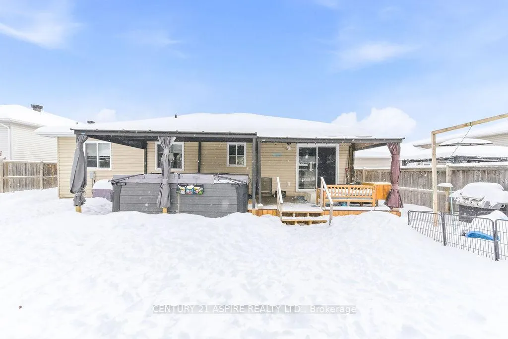 Photo 10 of 2036 Sandstone Crescent, Petawawa — HOMEH