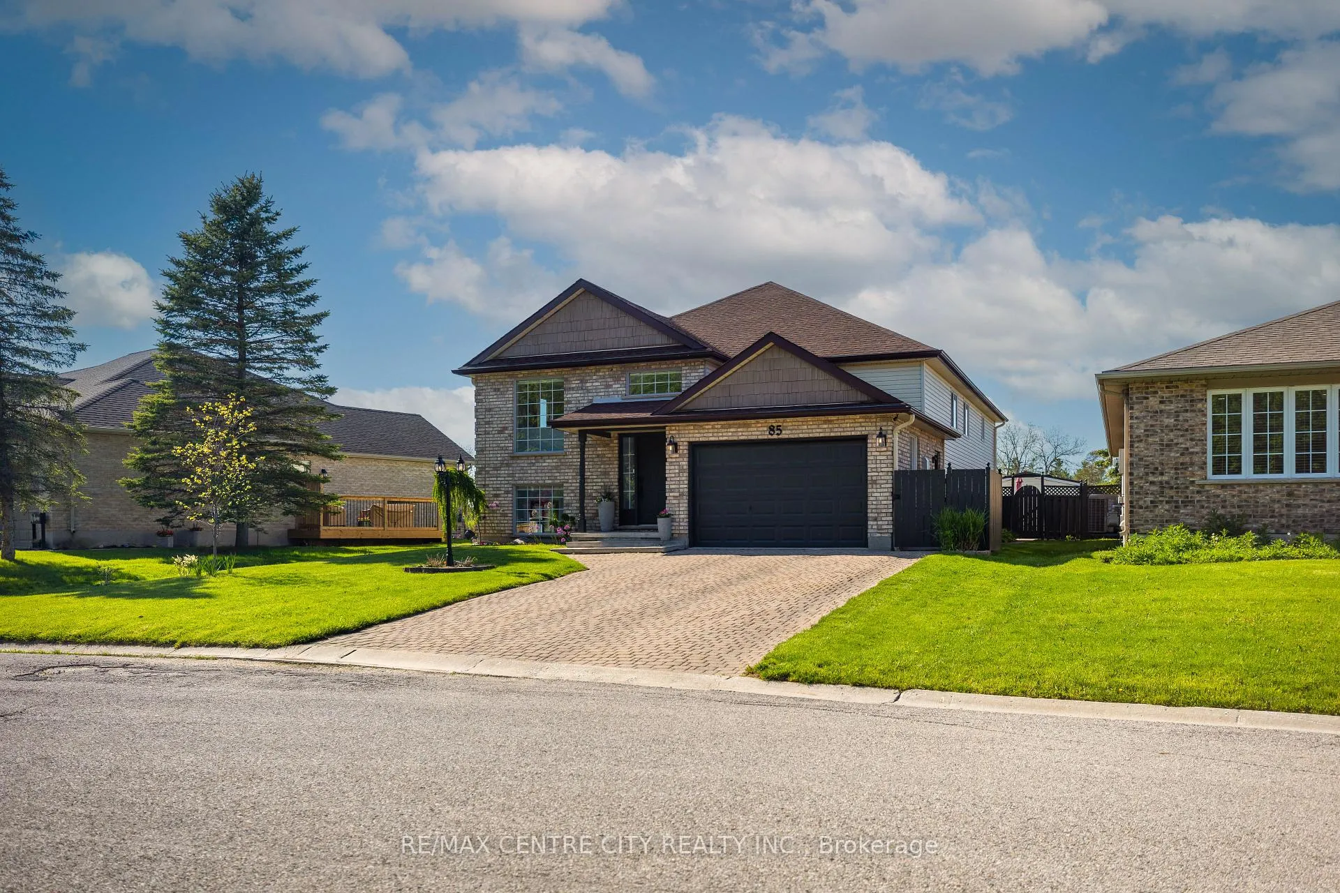 Photo 3 of 85 Donker Drive, St. Thomas — HOMEH
