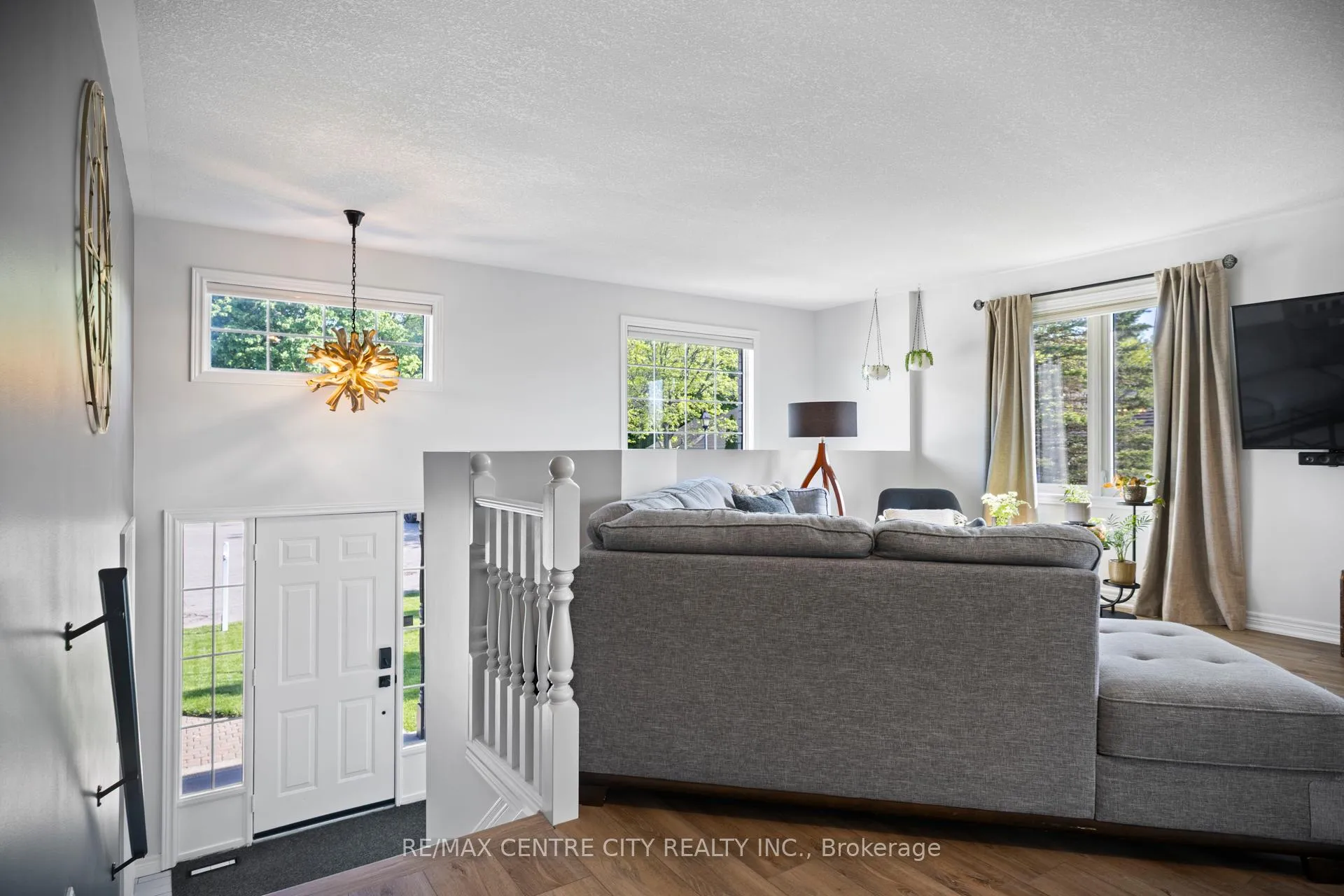 Photo 5 of 85 Donker Drive, St. Thomas — HOMEH