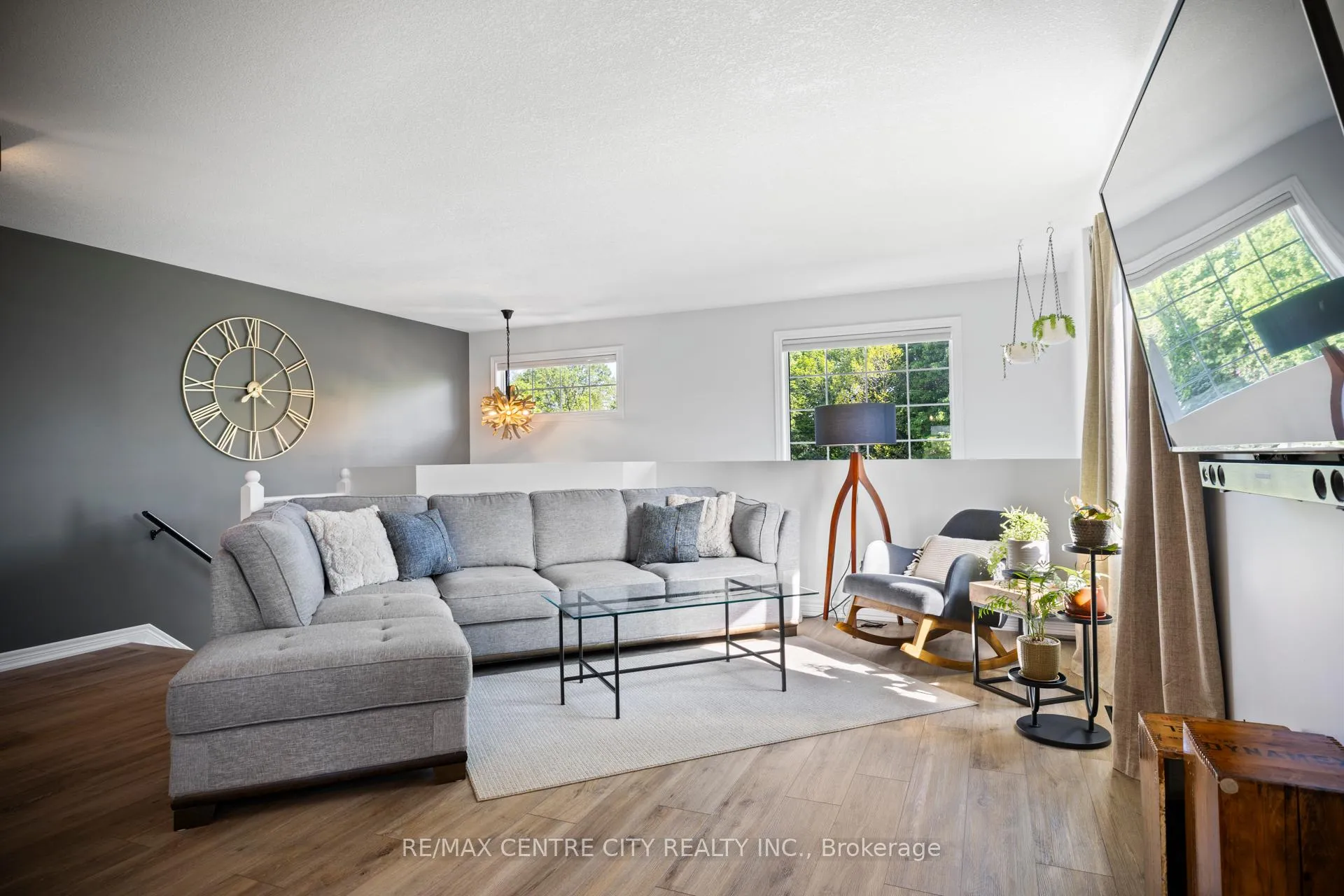 Photo 6 of 85 Donker Drive, St. Thomas — HOMEH