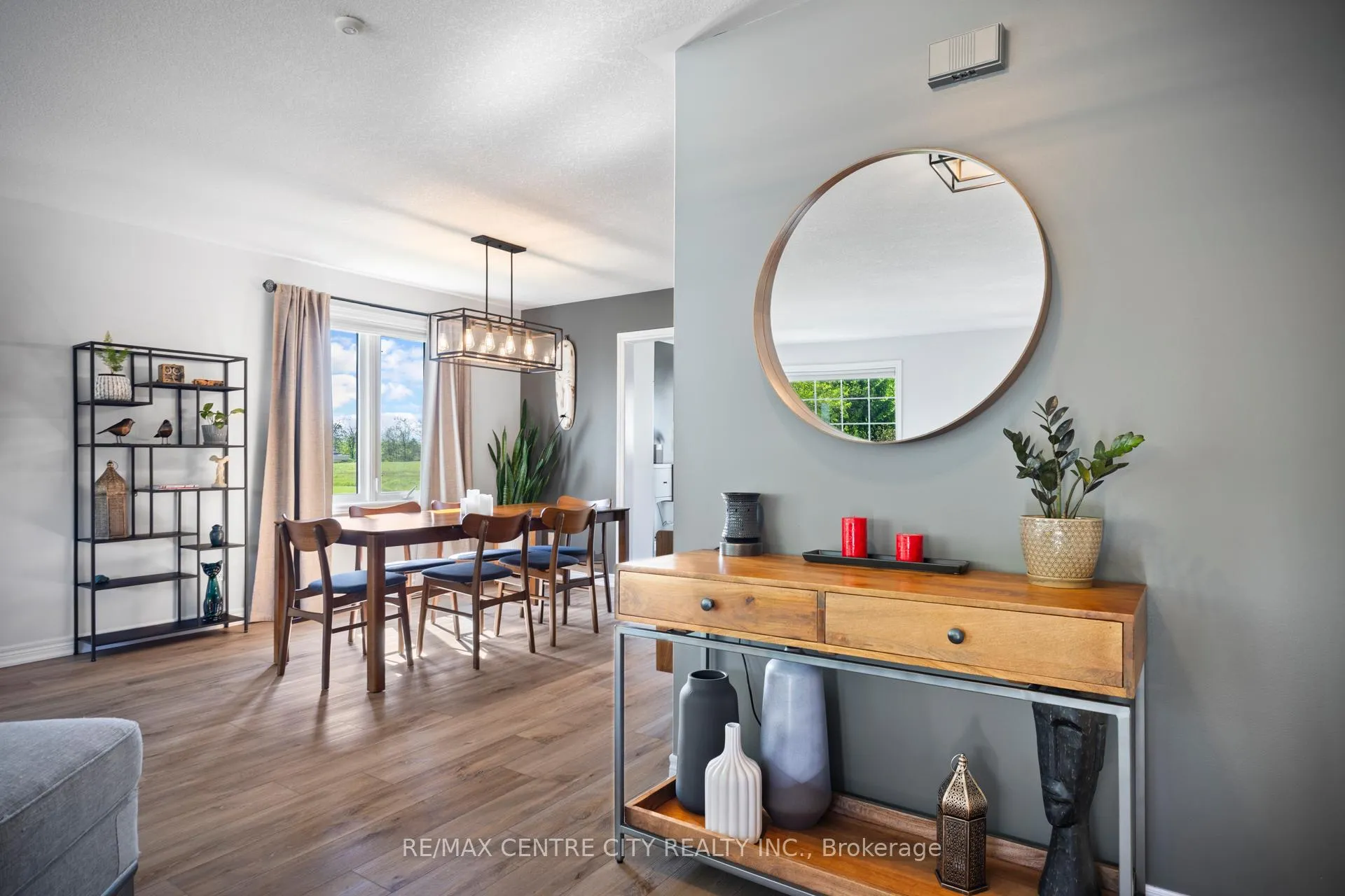 Photo 7 of 85 Donker Drive, St. Thomas — HOMEH