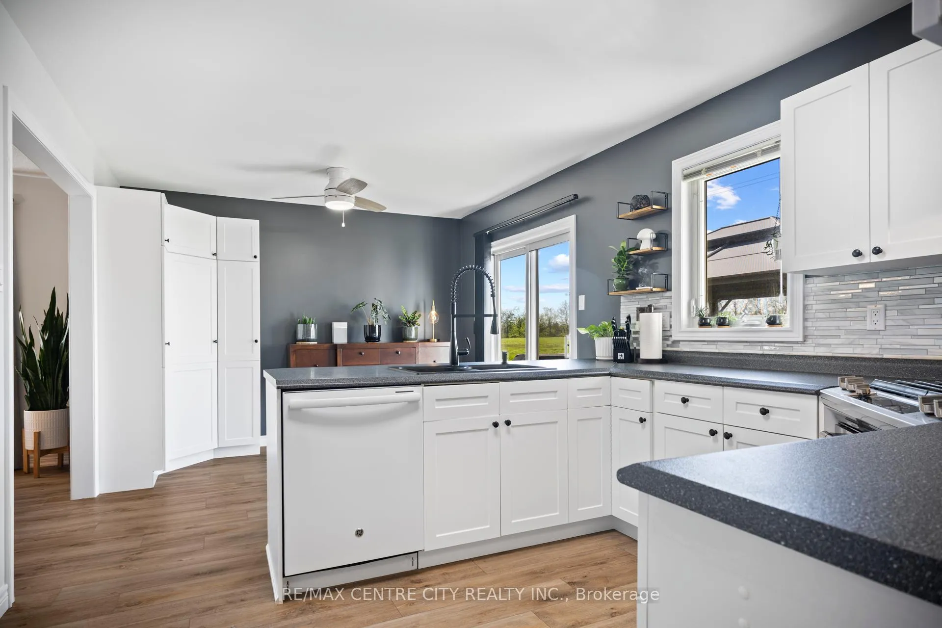 Photo 12 of 85 Donker Drive, St. Thomas — HOMEH
