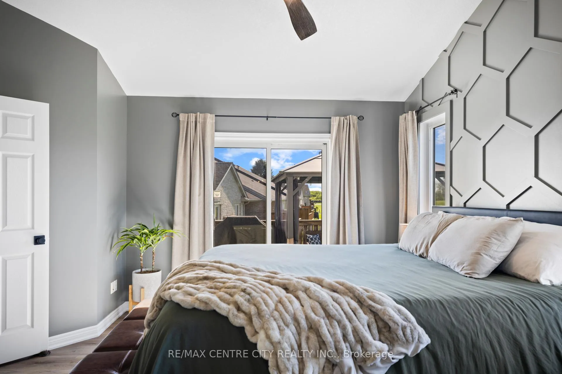 Photo 16 of 85 Donker Drive, St. Thomas — HOMEH