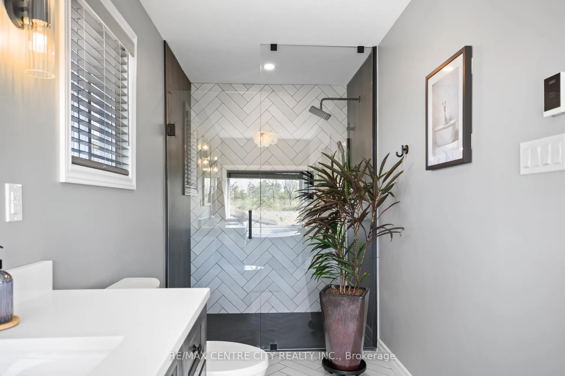 Photo 18 of 85 Donker Drive, St. Thomas — HOMEH