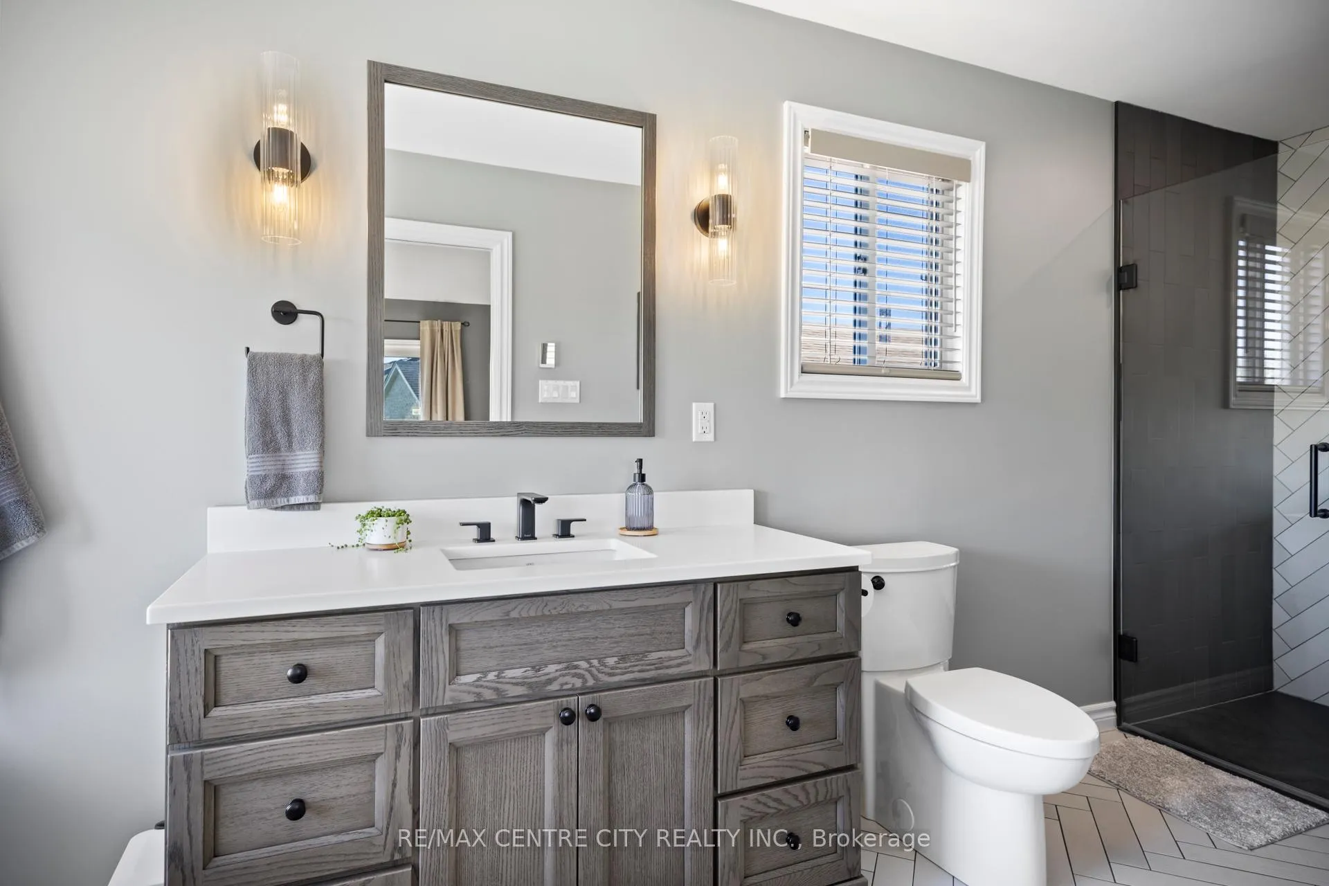 Photo 19 of 85 Donker Drive, St. Thomas — HOMEH