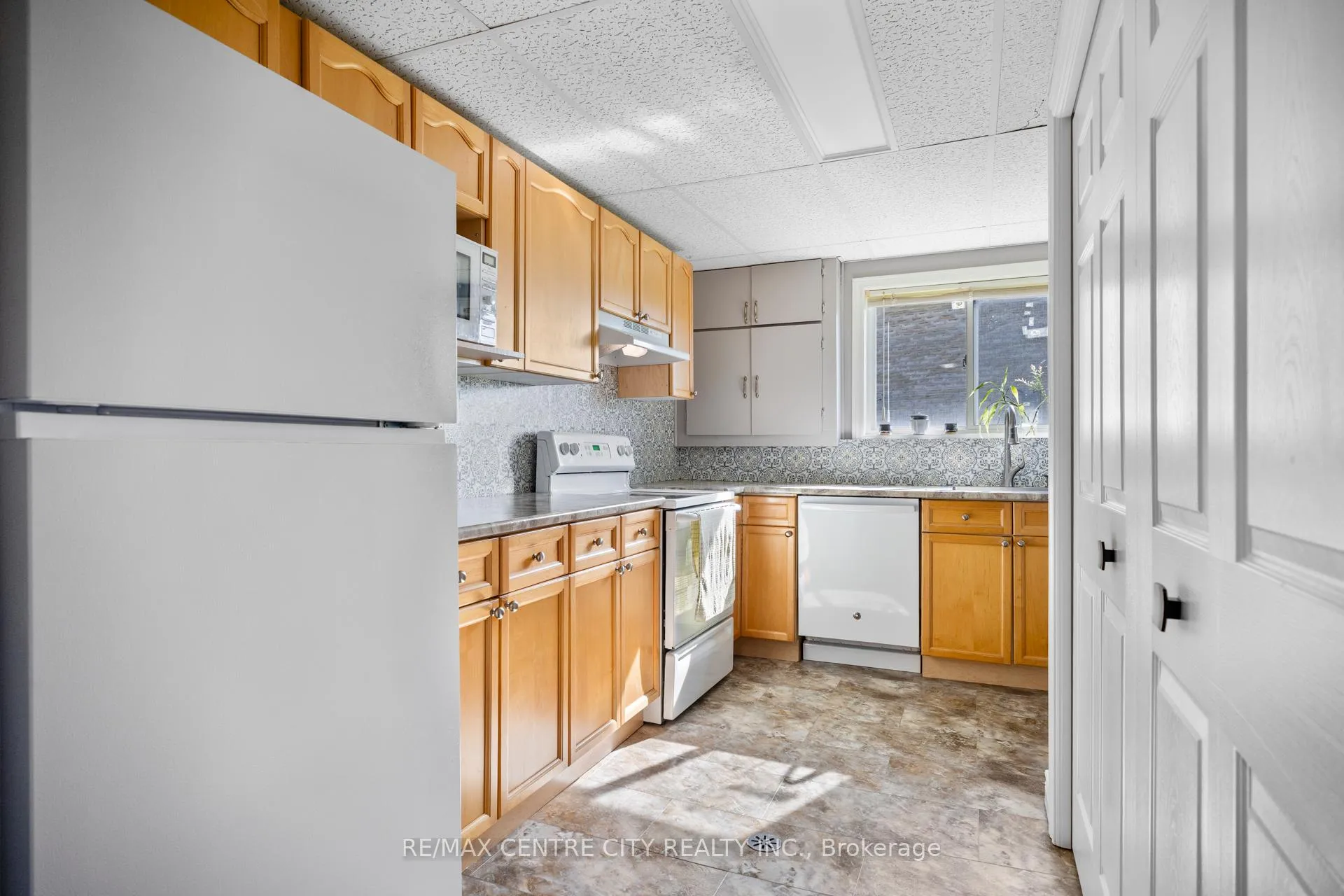 Photo 26 of 85 Donker Drive, St. Thomas — HOMEH