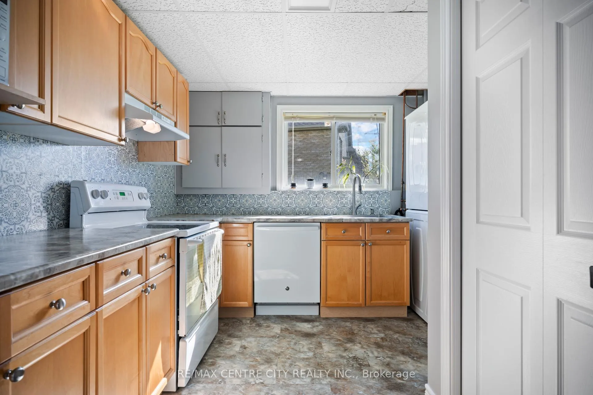 Photo 27 of 85 Donker Drive, St. Thomas — HOMEH