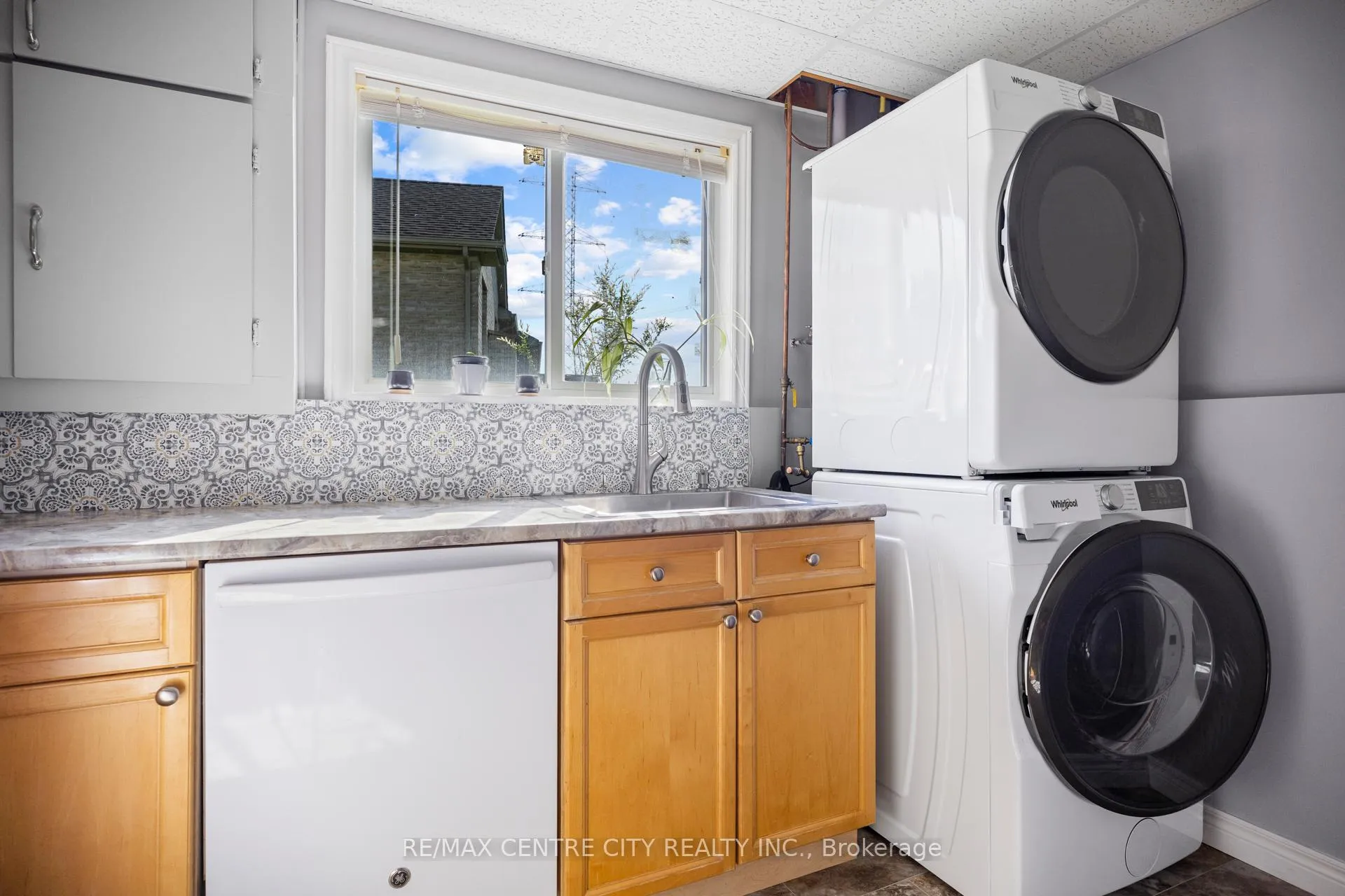 Photo 28 of 85 Donker Drive, St. Thomas — HOMEH