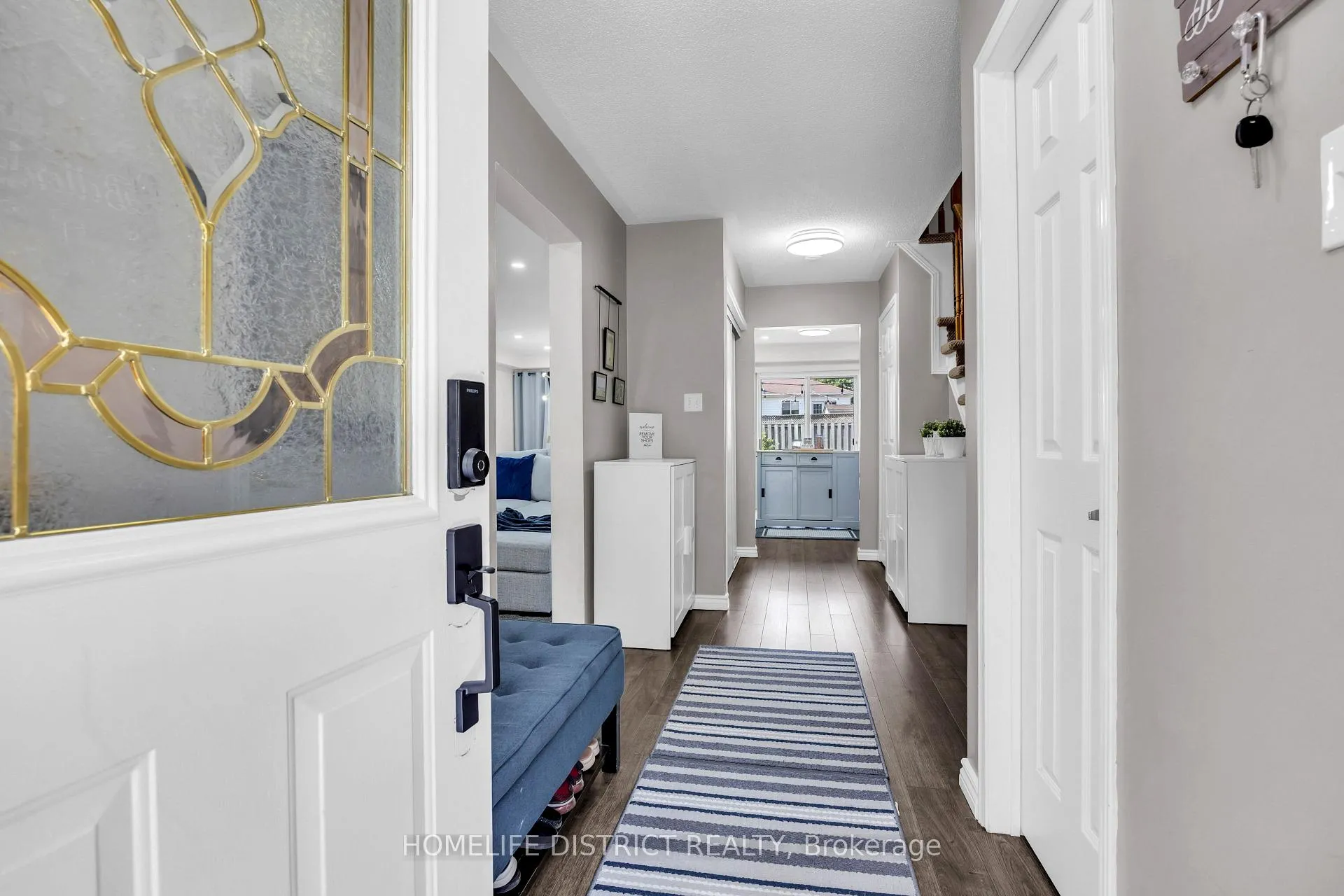 Photo 4 of 101 Champine Square, Clarington, Bowmanville — HOMEH