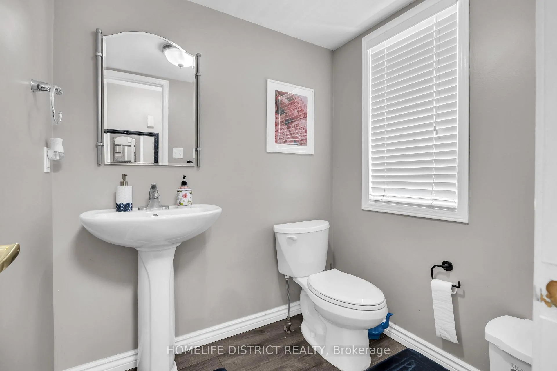 Photo 5 of 101 Champine Square, Clarington, Bowmanville — HOMEH