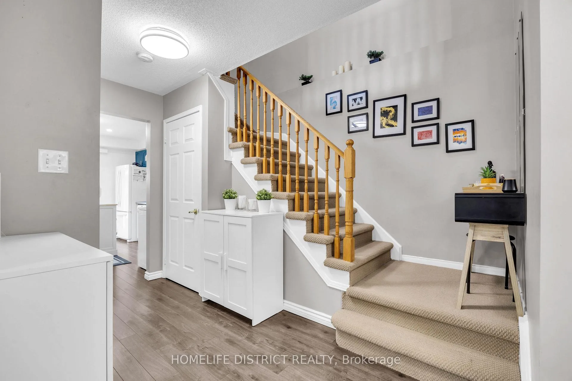Photo 8 of 101 Champine Square, Clarington, Bowmanville — HOMEH