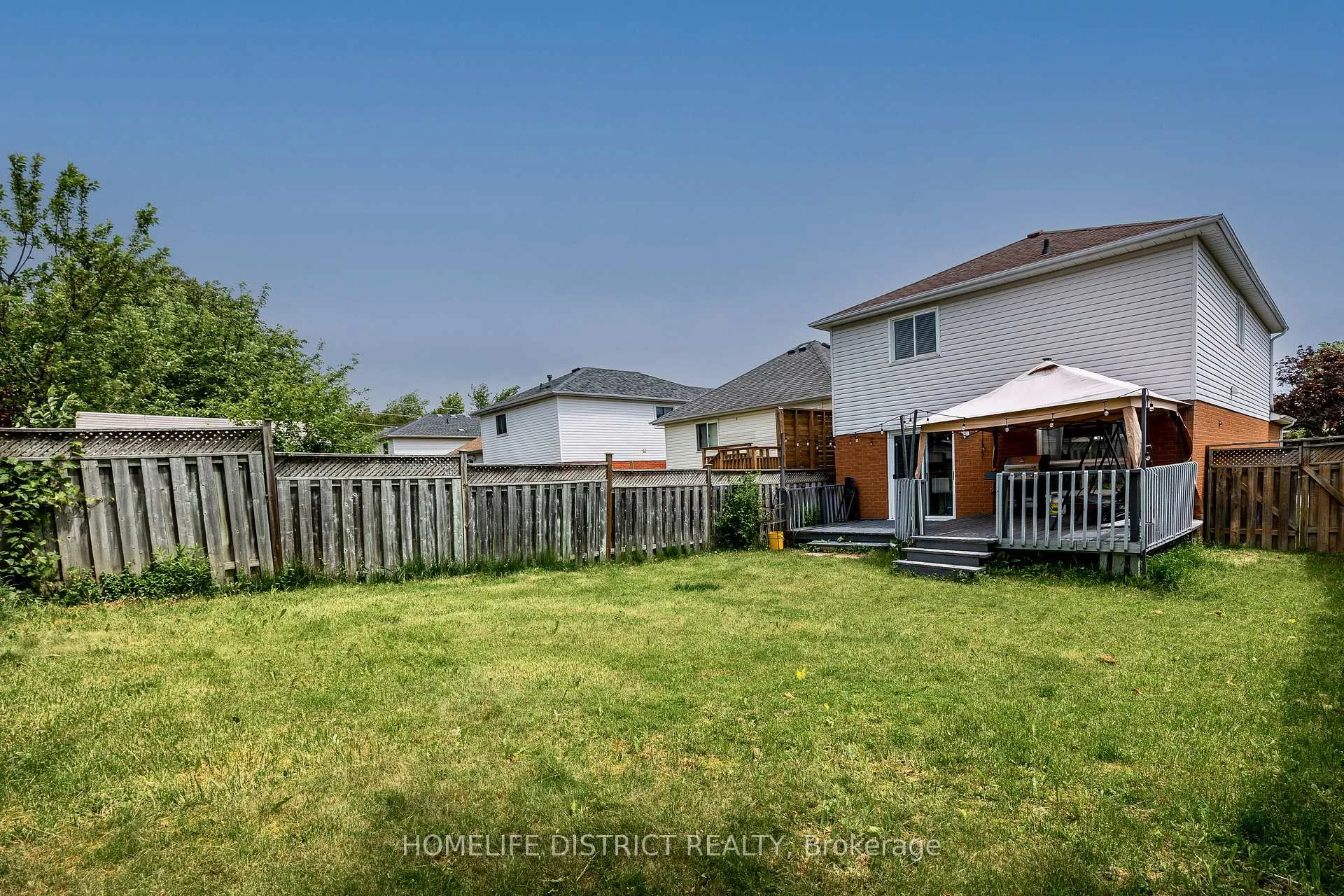 Photo 30 of 101 Champine Square, Clarington, Bowmanville — HOMEH