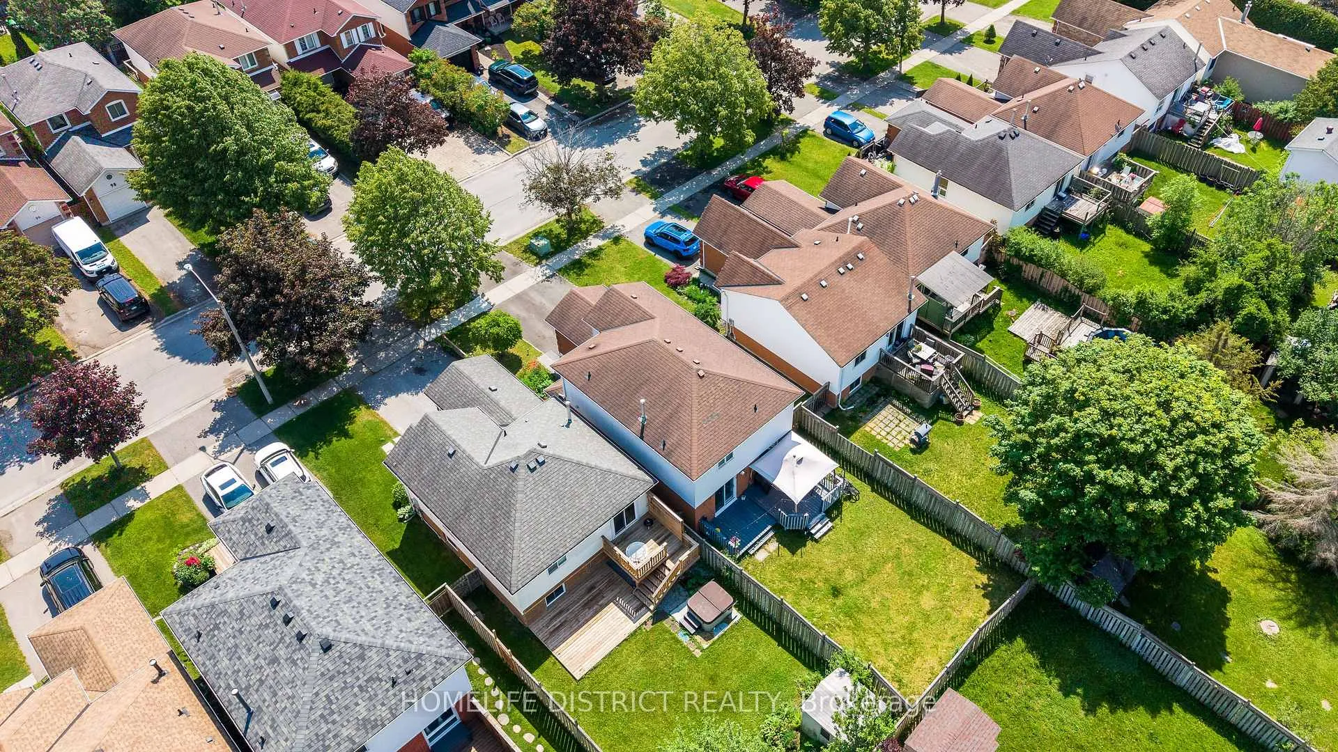 Photo 37 of 101 Champine Square, Clarington, Bowmanville — HOMEH