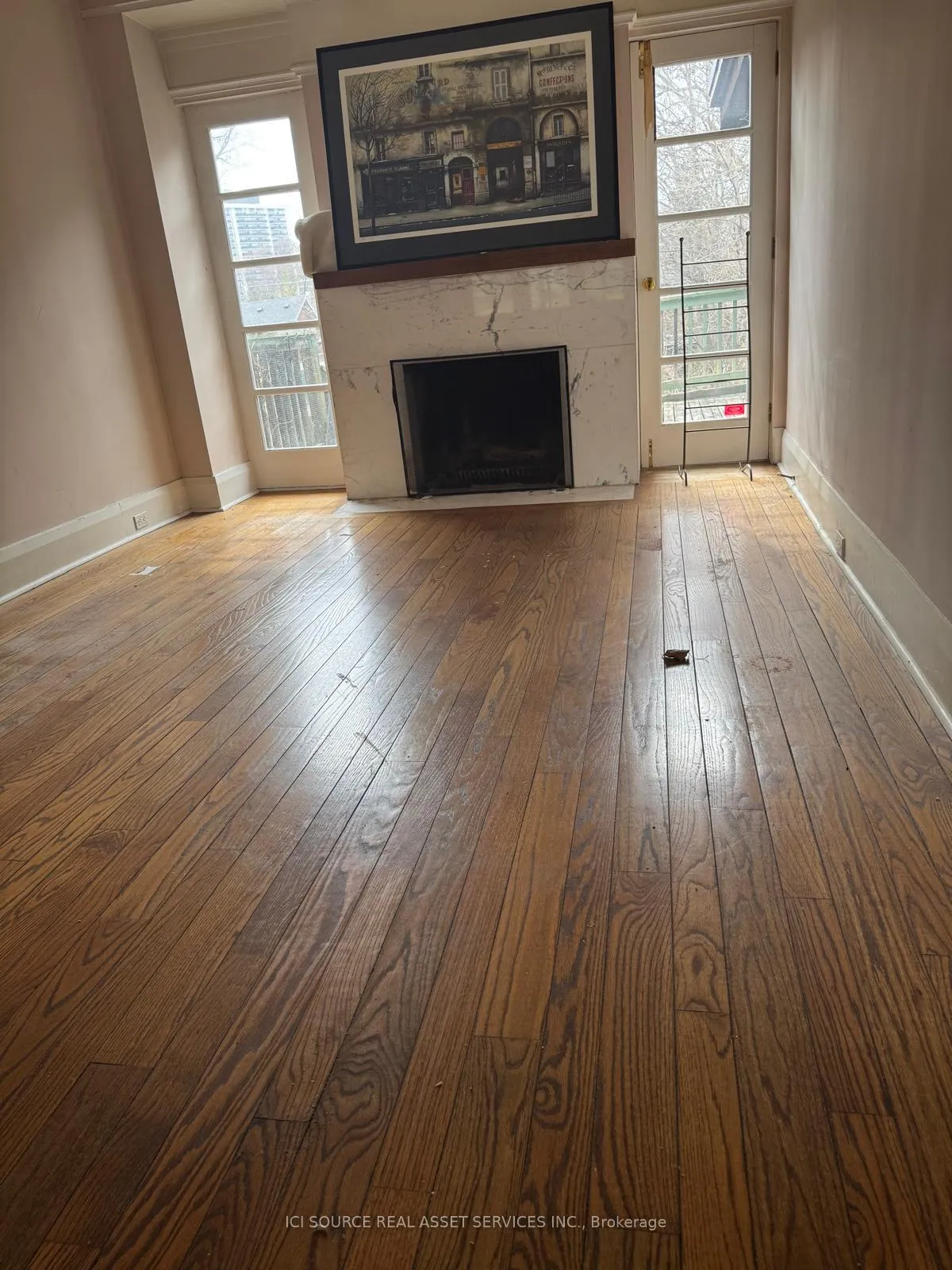 Photo 8 of 12 Oswald Crescent, Toronto, Mount Pleasant West — HOMEH