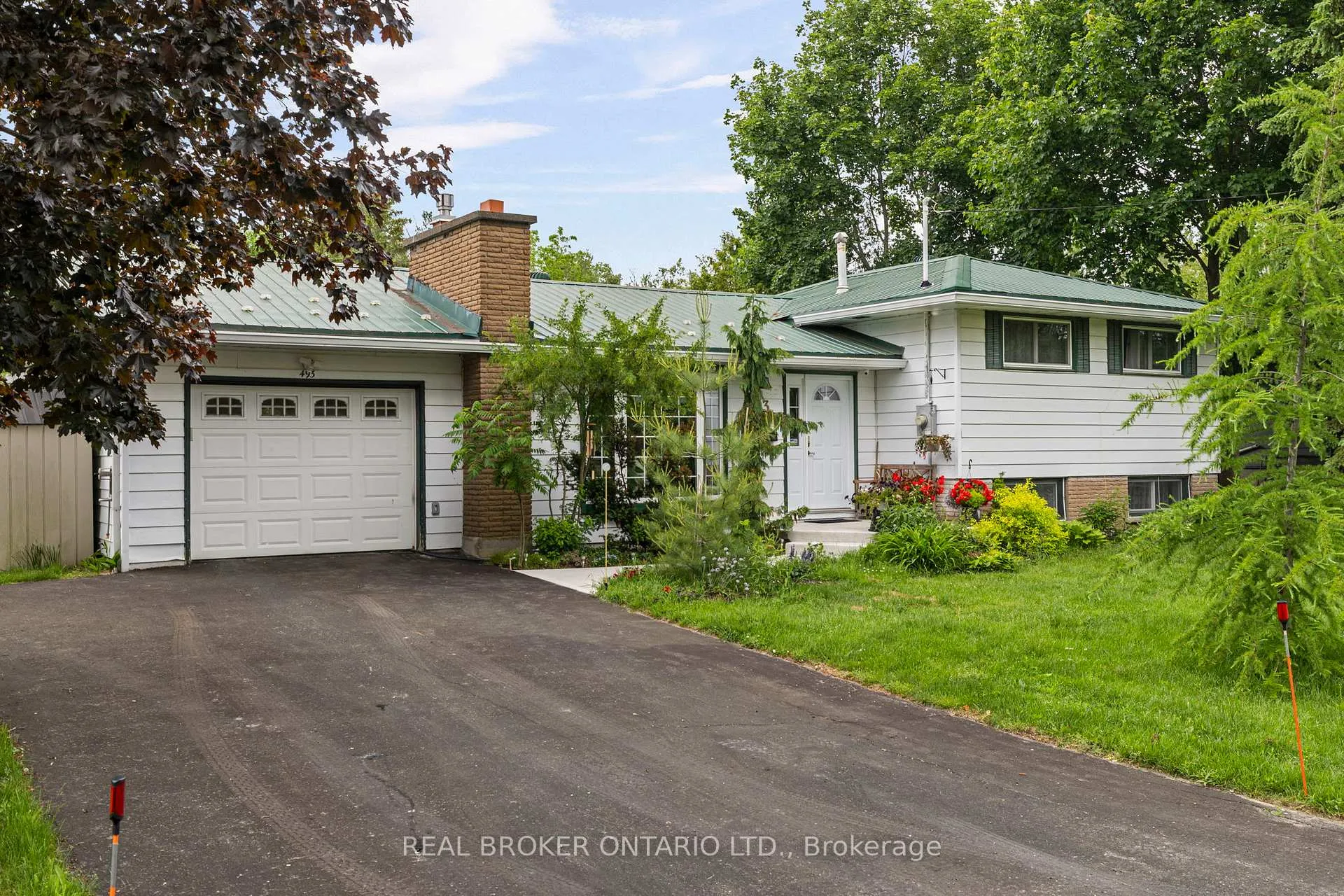 Photo 1 of 493 Bay Street, Orillia — HOMEH