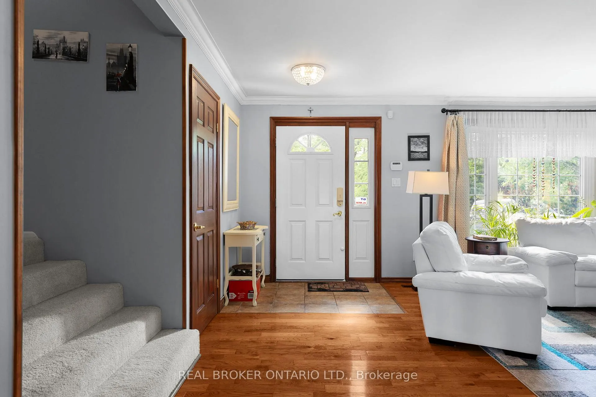 Photo 4 of 493 Bay Street, Orillia — HOMEH