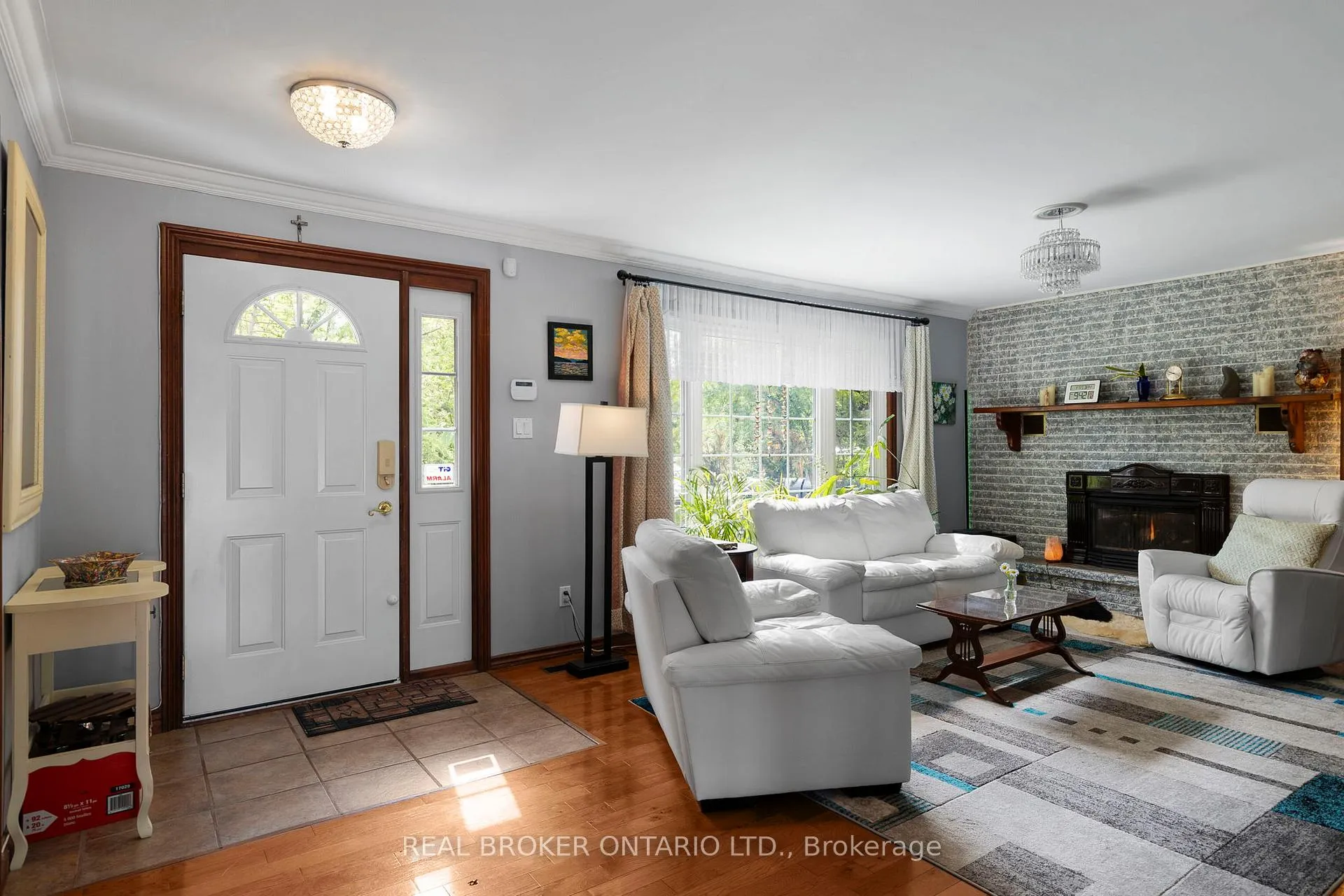 Photo 5 of 493 Bay Street, Orillia — HOMEH