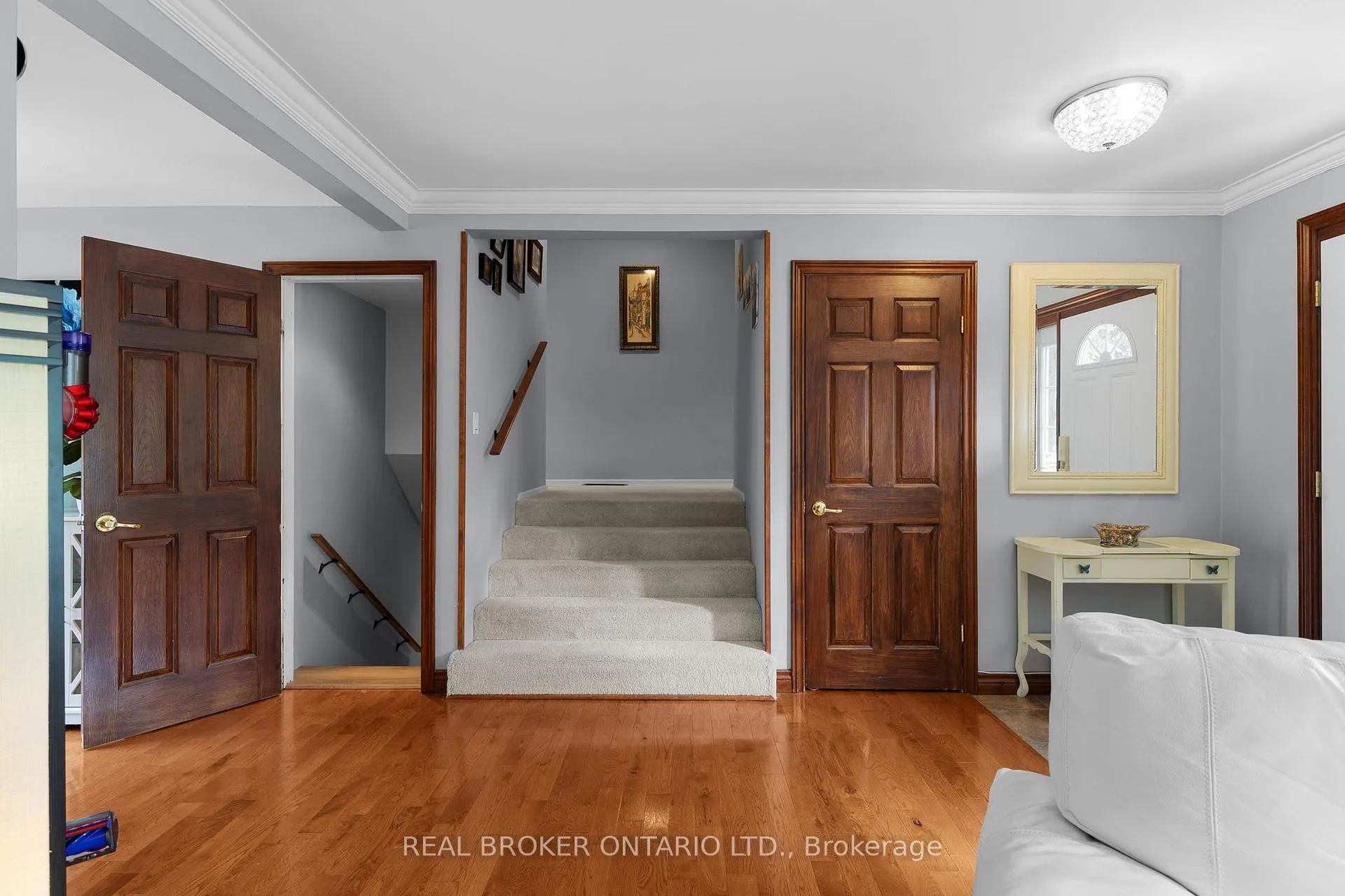 Photo 10 of 493 Bay Street, Orillia — HOMEH