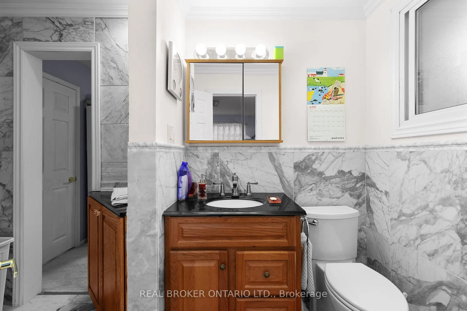 Photo 12 of 493 Bay Street, Orillia — HOMEH