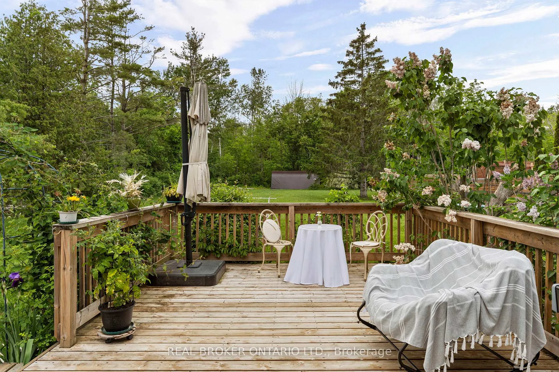 Photo 23 of 493 Bay Street, Orillia — HOMEH