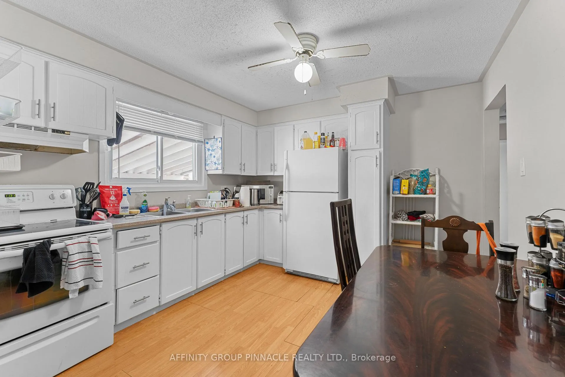 Photo 2 of 1096 Barnardo Avenue, Peterborough, Northcrest Ward 5 — HOMEH