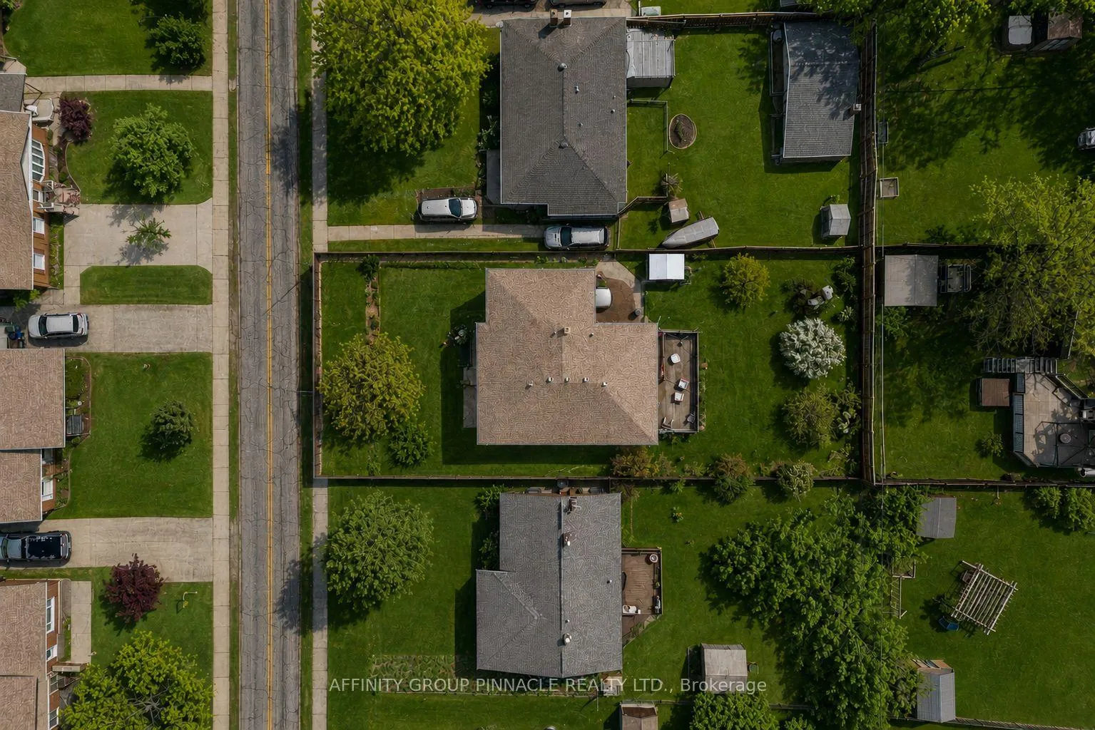Photo 3 of 1096 Barnardo Avenue, Peterborough, Northcrest Ward 5 — HOMEH