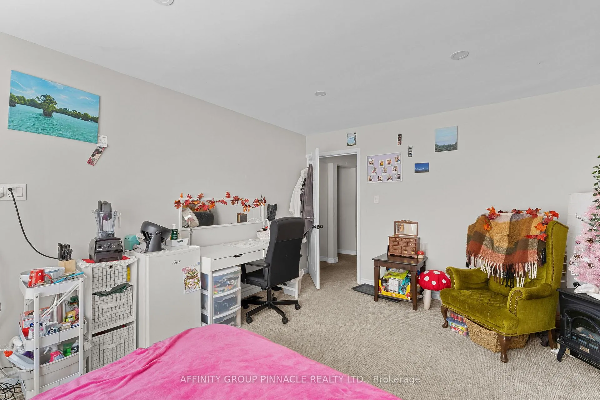 Photo 8 of 1096 Barnardo Avenue, Peterborough, Northcrest Ward 5 — HOMEH