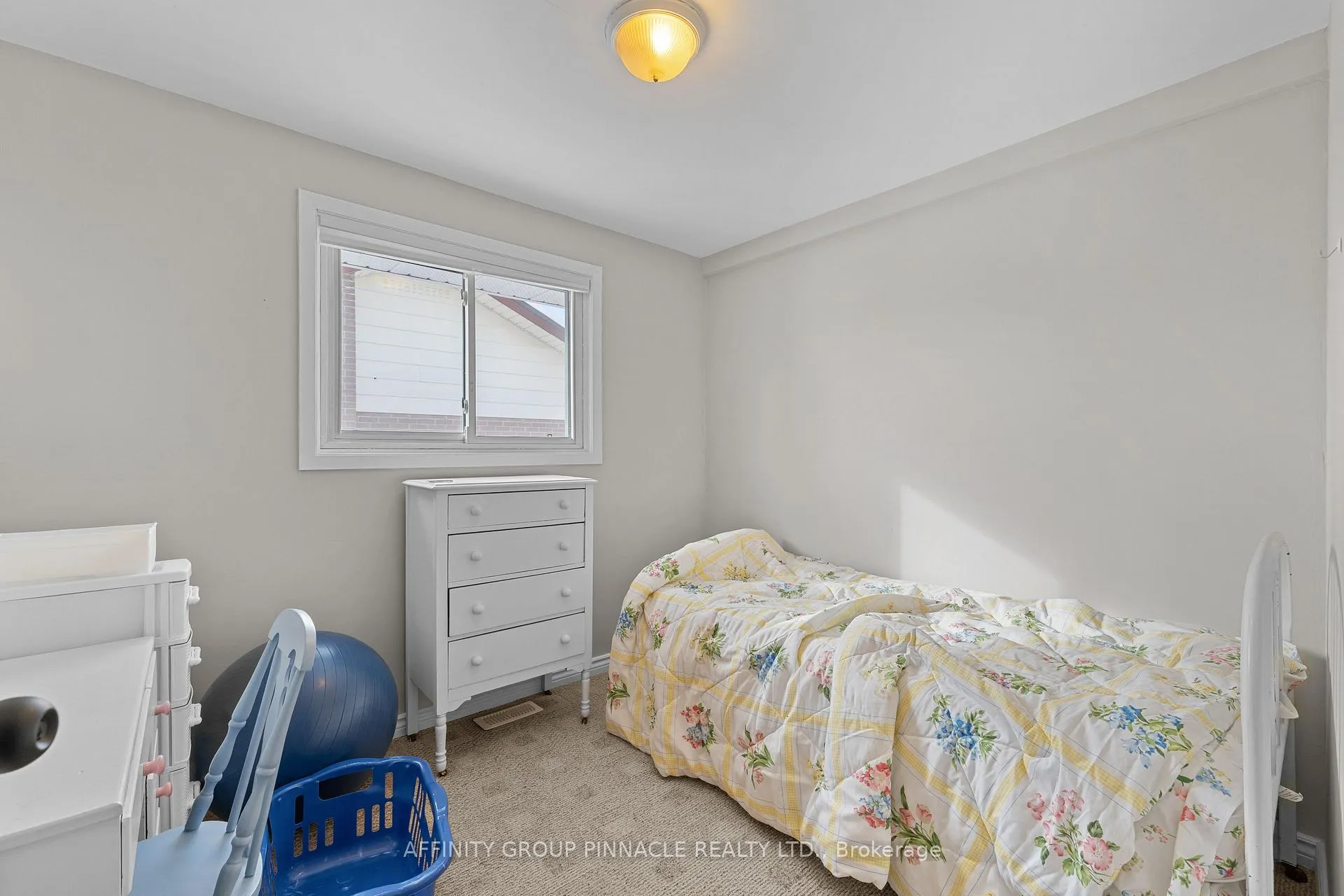 Photo 13 of 1096 Barnardo Avenue, Peterborough, Northcrest Ward 5 — HOMEH
