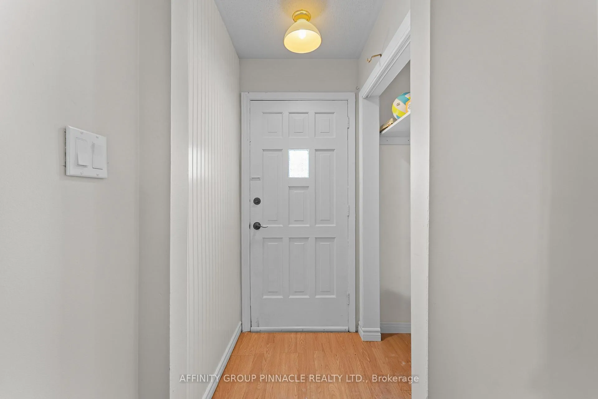 Photo 14 of 1096 Barnardo Avenue, Peterborough, Northcrest Ward 5 — HOMEH