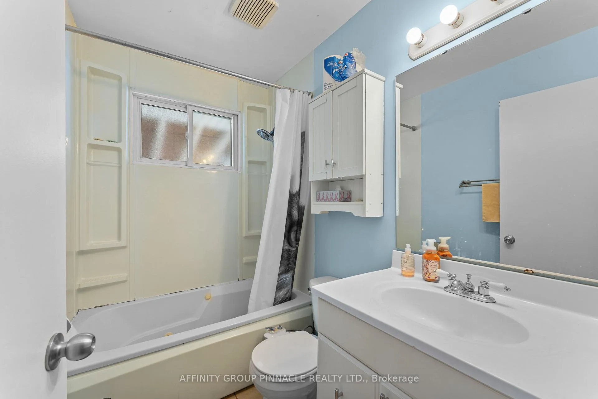 Photo 15 of 1096 Barnardo Avenue, Peterborough, Northcrest Ward 5 — HOMEH