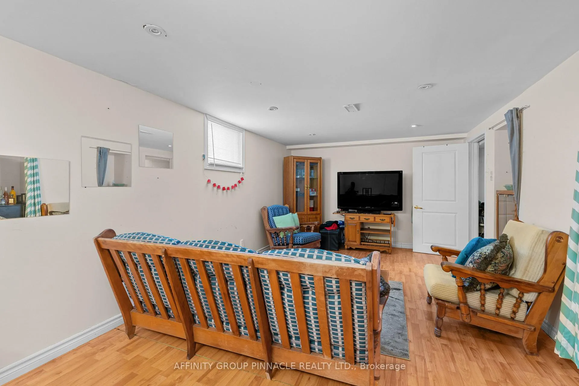 Photo 21 of 1096 Barnardo Avenue, Peterborough, Northcrest Ward 5 — HOMEH