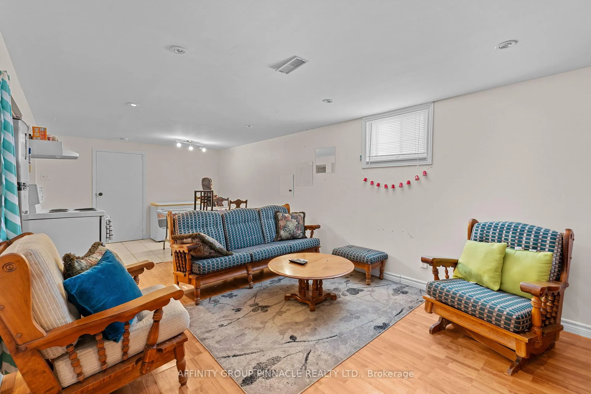 Photo 22 of 1096 Barnardo Avenue, Peterborough, Northcrest Ward 5 — HOMEH