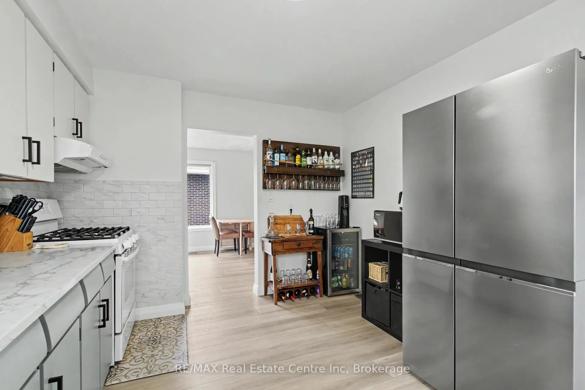 Photo 11 of 37 Ottawa Crescent, Guelph, St. George's — HOMEH