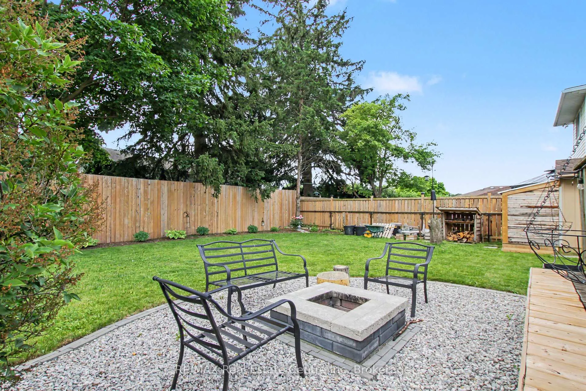 Photo 33 of 37 Ottawa Crescent, Guelph, St. George's — HOMEH