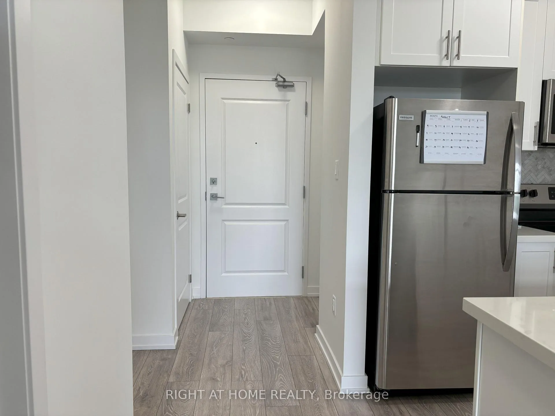 Photo 5 of Unit 519, 125 Shoreview Place, Hamilton, Lakeshore — HOMEH
