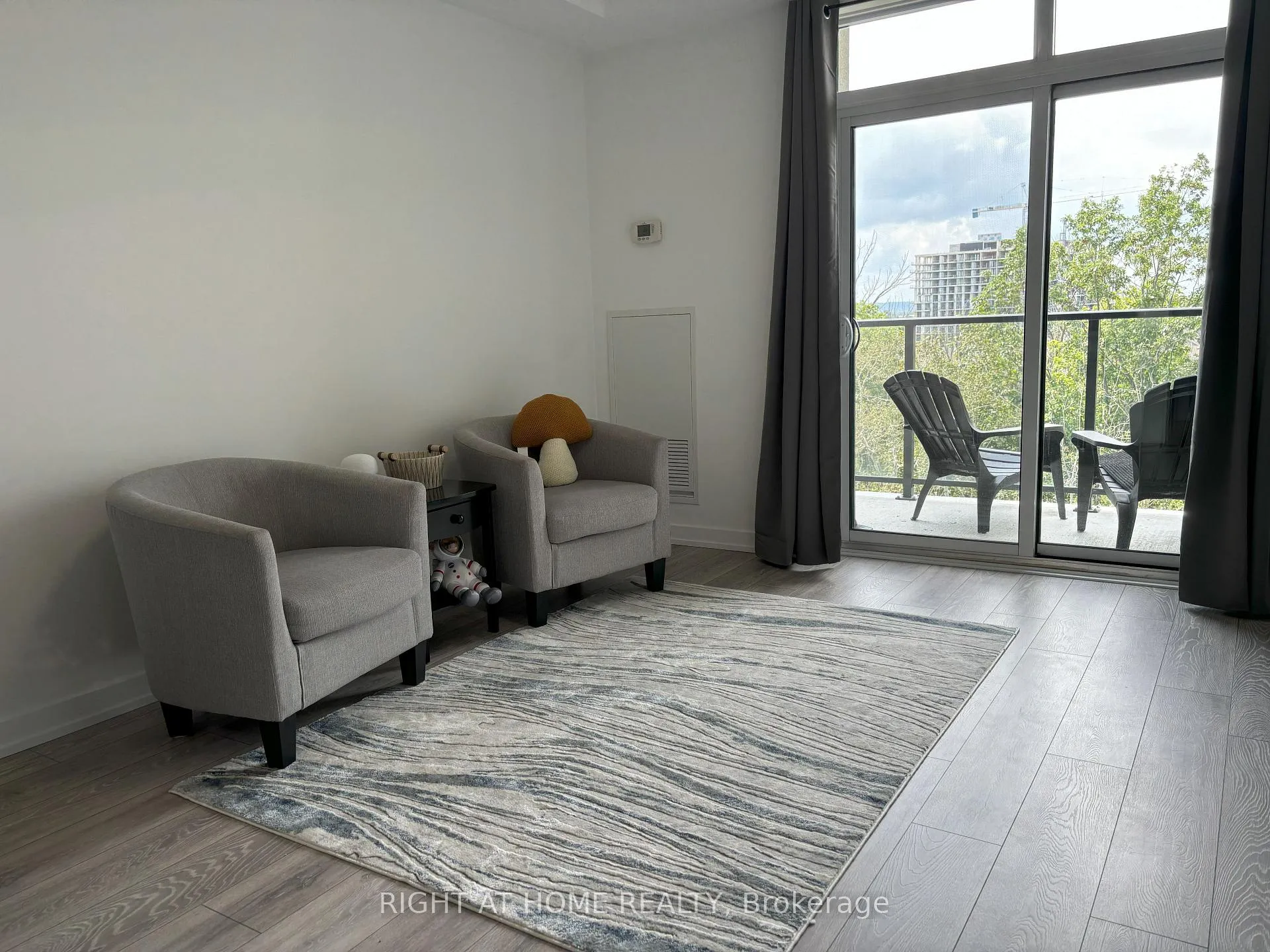 Photo 9 of Unit 519, 125 Shoreview Place, Hamilton, Lakeshore — HOMEH