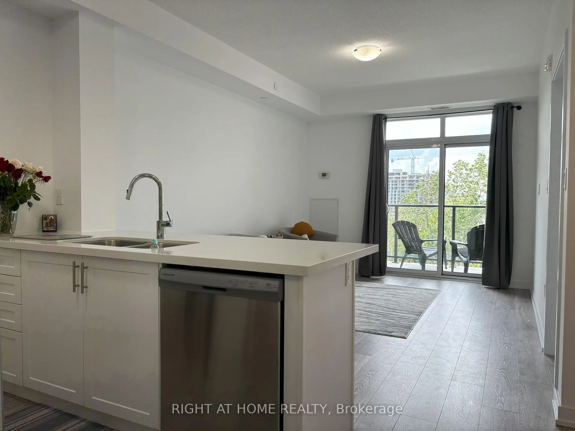 Photo 11 of Unit 519, 125 Shoreview Place, Hamilton, Lakeshore — HOMEH