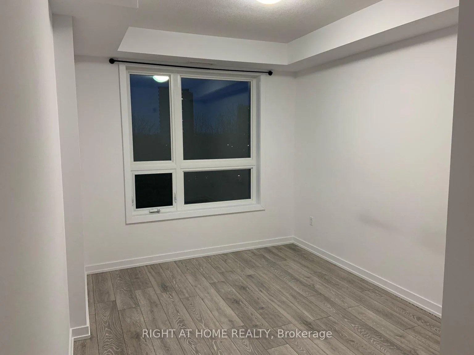 Photo 15 of Unit 519, 125 Shoreview Place, Hamilton, Lakeshore — HOMEH