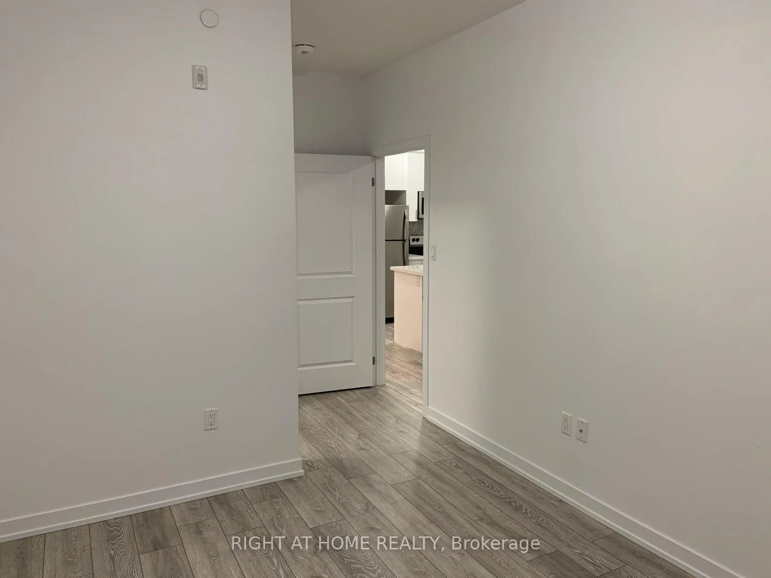 Photo 16 of Unit 519, 125 Shoreview Place, Hamilton, Lakeshore — HOMEH