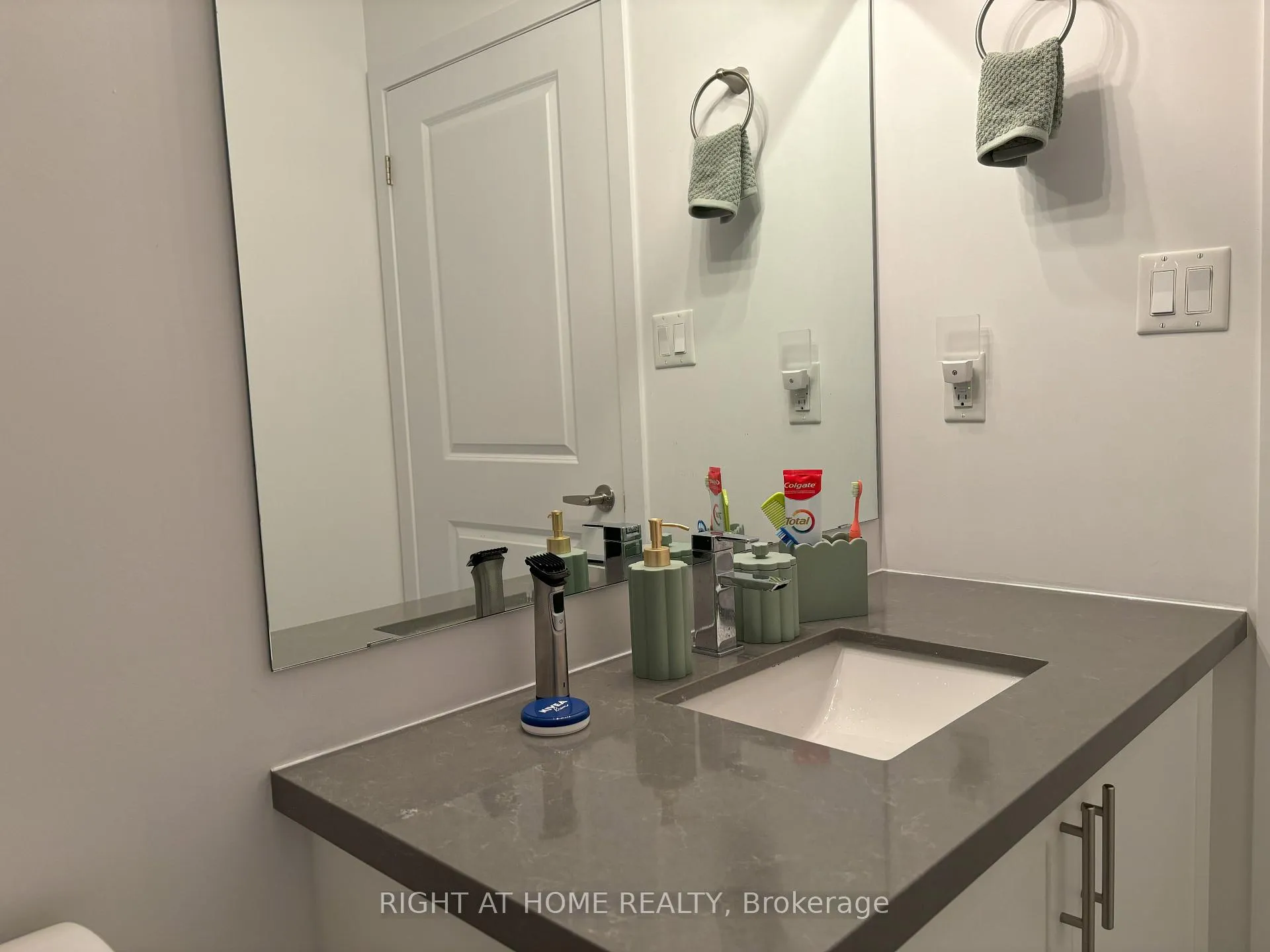 Photo 19 of Unit 519, 125 Shoreview Place, Hamilton, Lakeshore — HOMEH