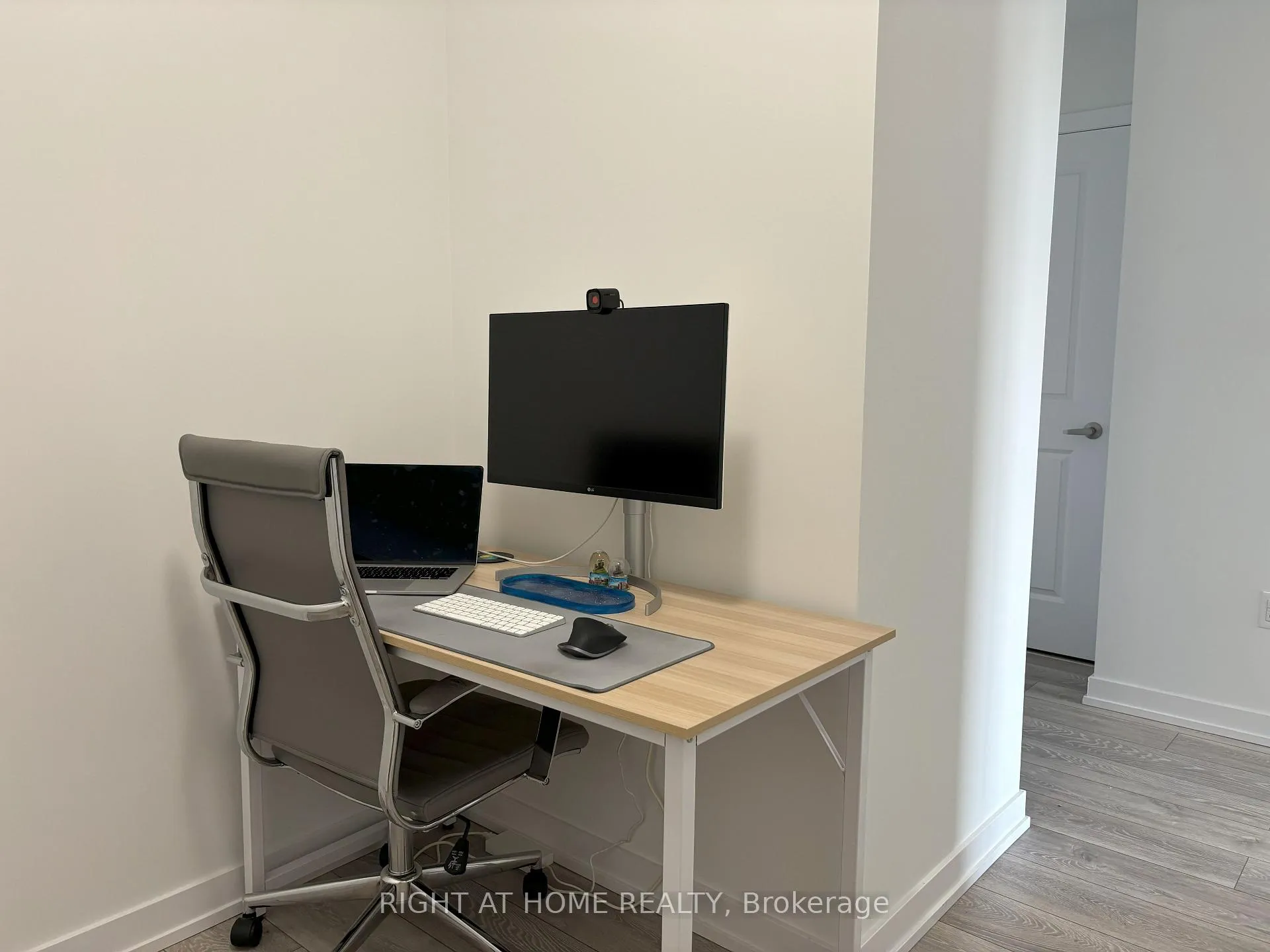 Photo 21 of Unit 519, 125 Shoreview Place, Hamilton, Lakeshore — HOMEH